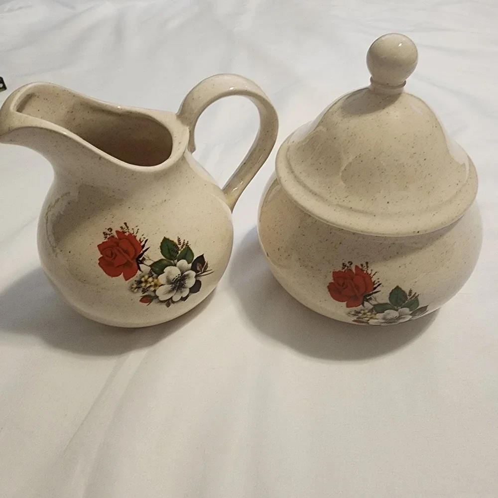 Unbranded Vintage Fruit Creamer and Sugar Bowl Hand Painted‎